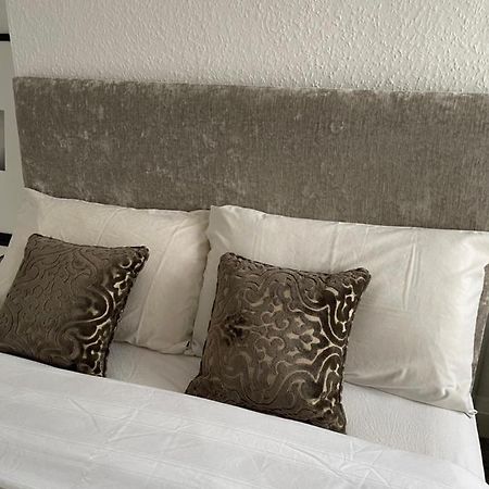 Hendon Park Apartments In London The Hyde ภายนอก รูปภาพ