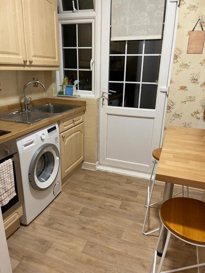 Hendon Park Apartments In London The Hyde ภายนอก รูปภาพ