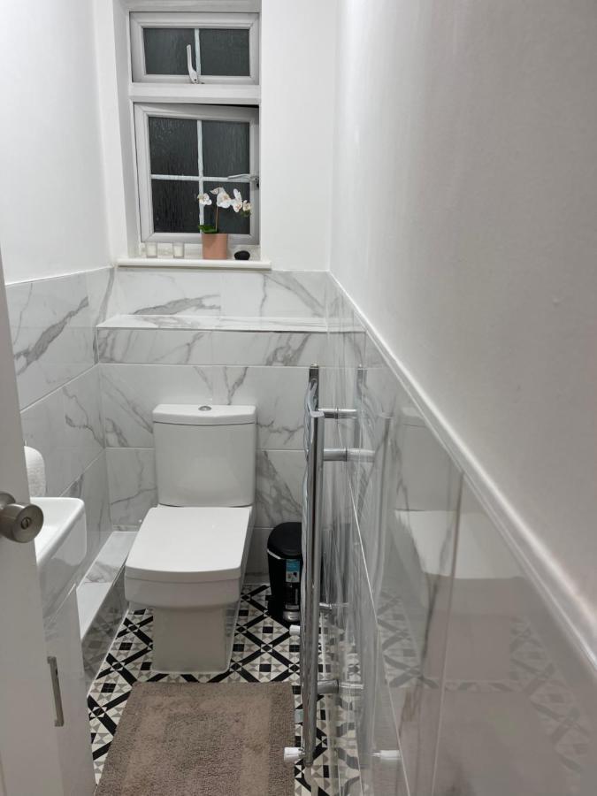 Hendon Park Apartments In London The Hyde ภายนอก รูปภาพ
