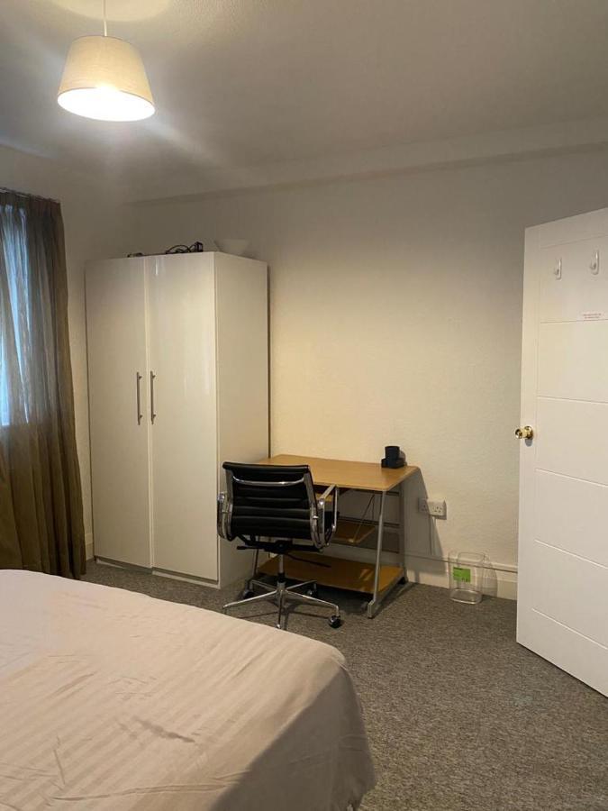 Hendon Park Apartments In London The Hyde ภายนอก รูปภาพ